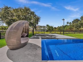 1021 NW 115th Ave, Plantation FL 33323