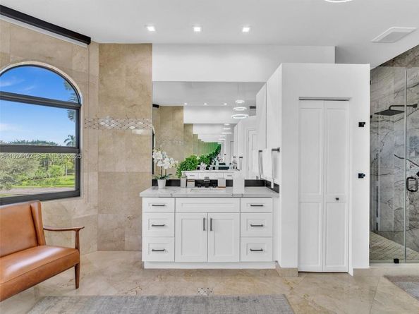 1021 NW 115th Ave, Plantation FL 33323