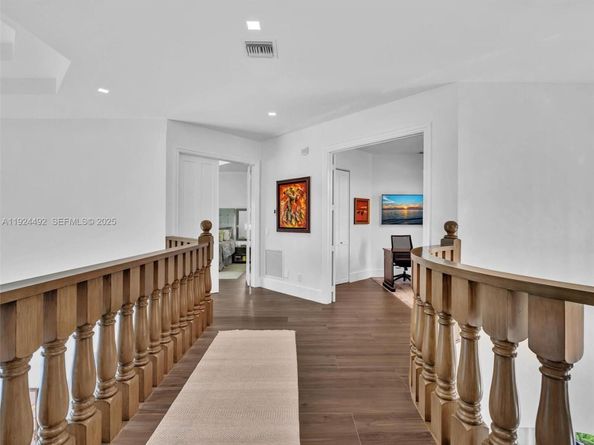 1021 NW 115th Ave, Plantation FL 33323