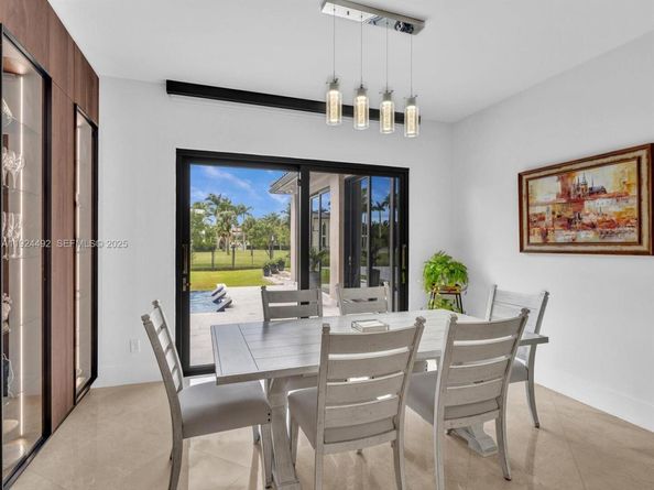 1021 NW 115th Ave, Plantation FL 33323