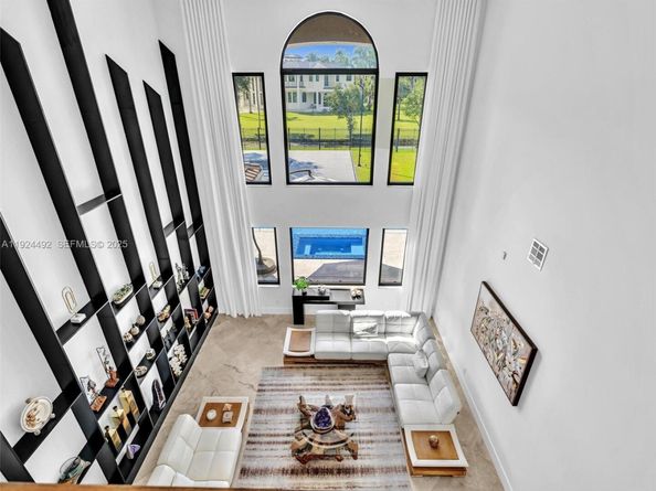 1021 NW 115th Ave, Plantation FL 33323