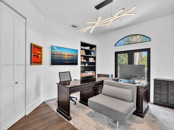 1021 NW 115th Ave, Plantation FL 33323