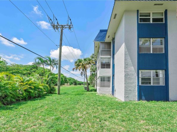 3110 Holiday Springs Blvd 105, Margate FL 33063