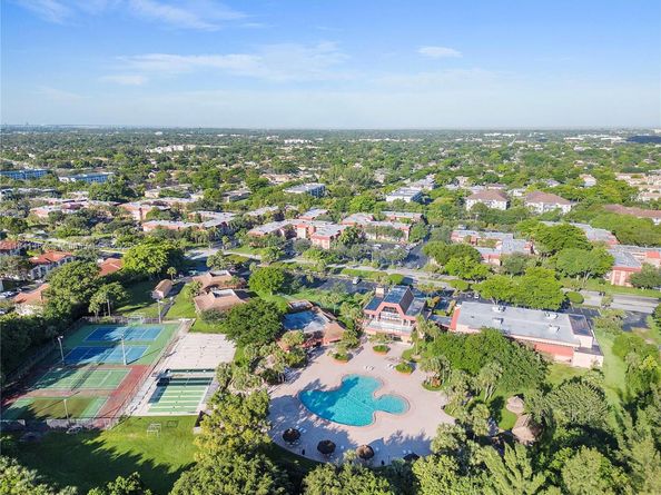 3110 Holiday Springs Blvd 105, Margate FL 33063