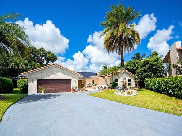 9881 SW 1st Ct, Plantation FL 33324