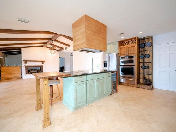 9881 SW 1st Ct, Plantation FL 33324