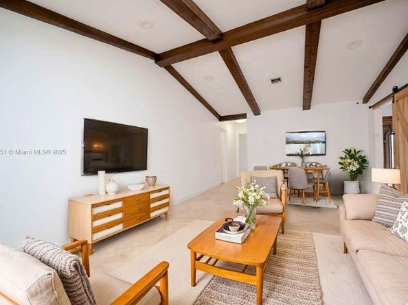 9881 SW 1st Ct, Plantation FL 33324