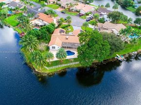 9881 SW 1st Ct, Plantation FL 33324