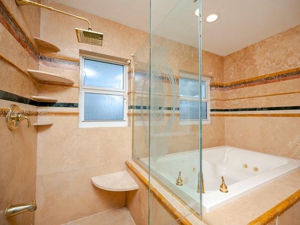 9881 SW 1st Ct, Plantation FL 33324