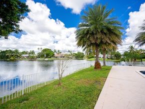 9881 SW 1st Ct, Plantation FL 33324