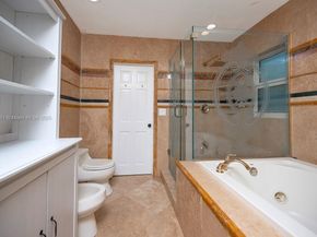 9881 SW 1st Ct, Plantation FL 33324