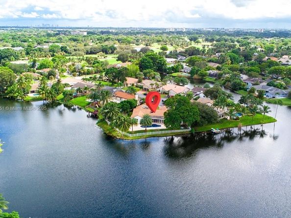 9881 SW 1st Ct, Plantation FL 33324