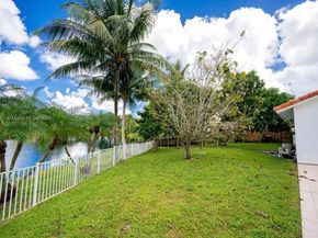 9881 SW 1st Ct, Plantation FL 33324