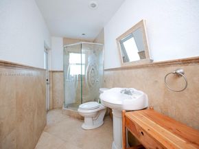 9881 SW 1st Ct, Plantation FL 33324