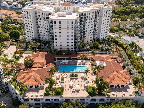 19900 E Country Club Dr PH18, Aventura FL 33180