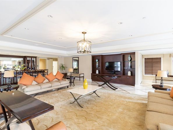 19900 E Country Club Dr PH18, Aventura FL 33180