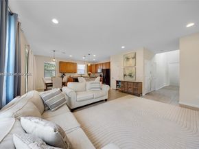 932 Banyan Dr, Hollywood FL 33021