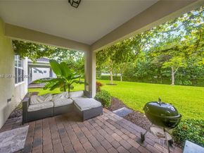 932 Banyan Dr, Hollywood FL 33021