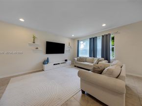 932 Banyan Dr, Hollywood FL 33021