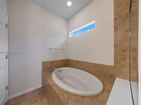 932 Banyan Dr, Hollywood FL 33021