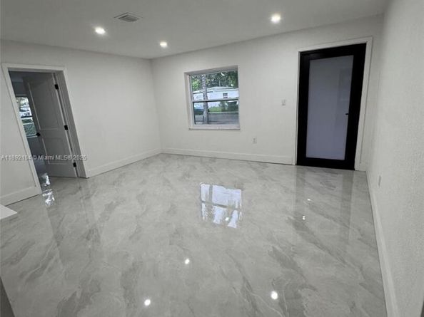 13720 NW 4th Ct, North Miami FL 33168