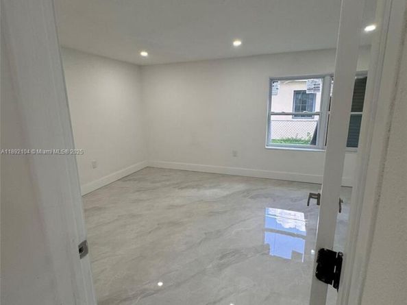 13720 NW 4th Ct, North Miami FL 33168
