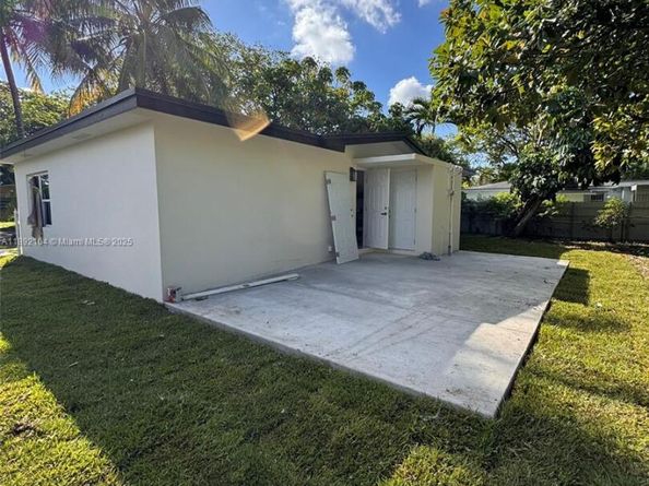 13720 NW 4th Ct, North Miami FL 33168