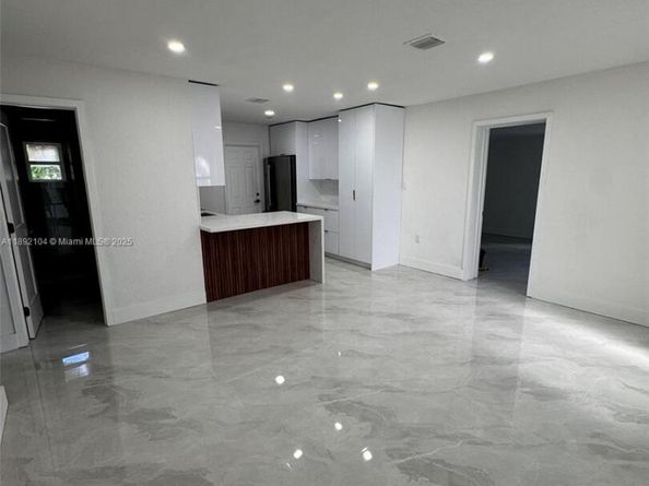 13720 NW 4th Ct, North Miami FL 33168