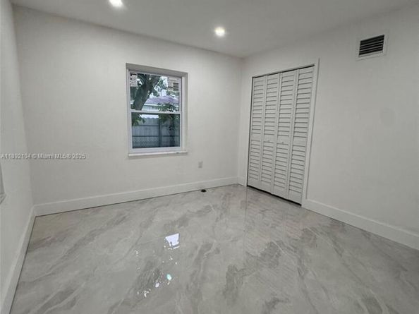 13720 NW 4th Ct, North Miami FL 33168