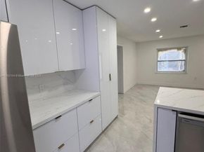 13720 NW 4th Ct, North Miami FL 33168