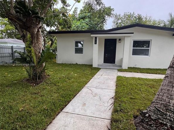 13720 NW 4th Ct, North Miami FL 33168