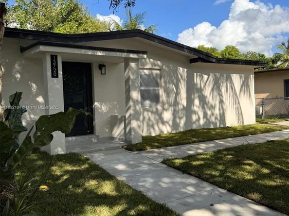 13720 NW 4th Ct, North Miami FL 33168