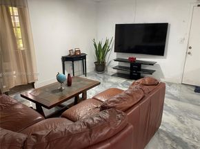 911 NE 199th St 10214, Miami FL 33179