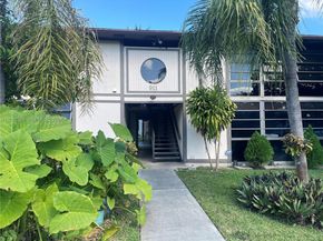 911 NE 199th St 10214, Miami FL 33179