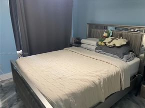 911 NE 199th St 10214, Miami FL 33179