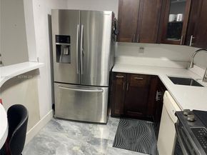 911 NE 199th St 10214, Miami FL 33179