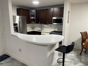911 NE 199th St 10214, Miami FL 33179