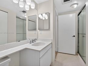 3610 Yacht Club Dr 414, Aventura FL 33180