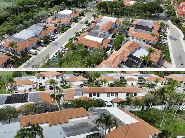 671 SW 158th Way, Pembroke Pines FL 33027