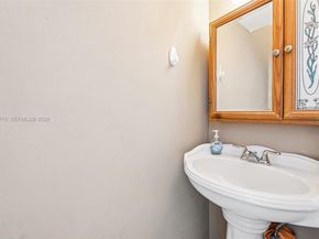 1901 NW S River Dr 16B, Miami FL 33125