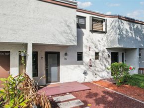 1901 NW S River Dr 16B, Miami FL 33125