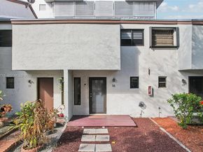 1901 NW S River Dr 16B, Miami FL 33125