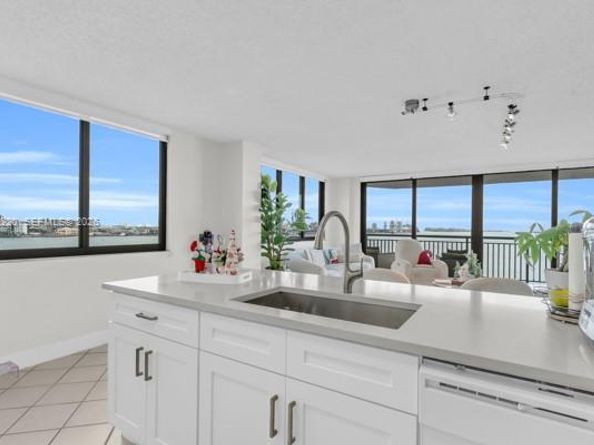 540 Brickell Key Dr 832, Miami FL 33131