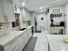 5685 NW 194th Ln, Miami Gardens FL 33055