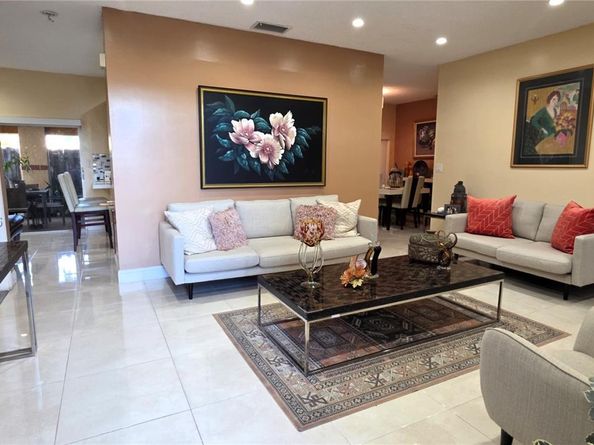 5769 NW 99th Ave, Doral FL 33178