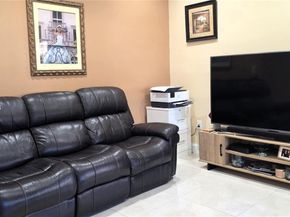 5769 NW 99th Ave, Doral FL 33178