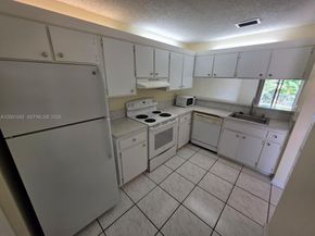 7959 NW 41st Ct, Sunrise FL 33351
