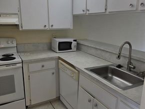7959 NW 41st Ct, Sunrise FL 33351
