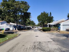 7959 NW 41st Ct, Sunrise FL 33351