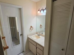 7959 NW 41st Ct, Sunrise FL 33351